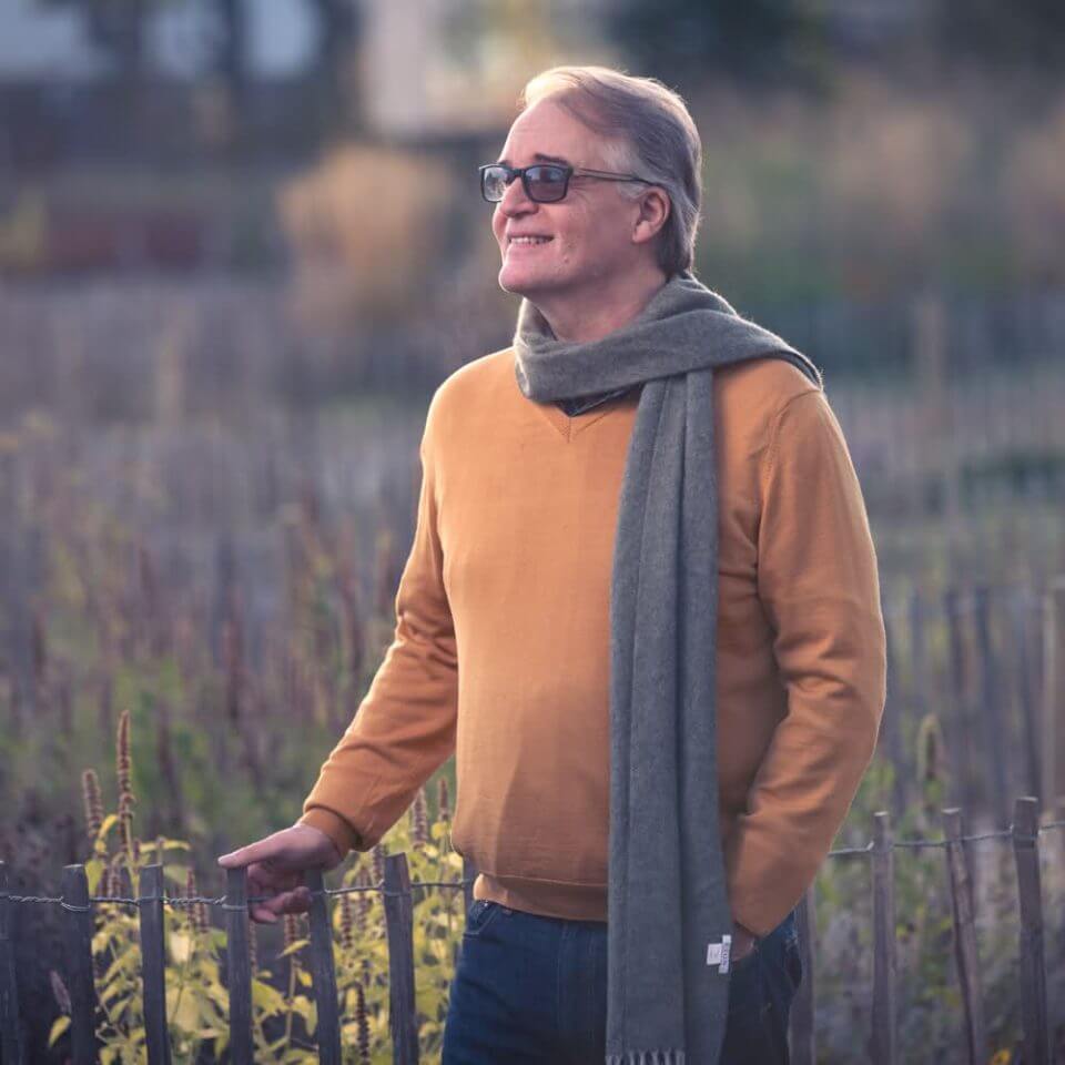 Trubaduuri Tero Kuparisen "Koskettaa" singlen kansikuva